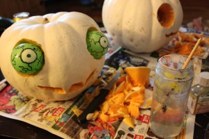 zombie_pumpkin_carving